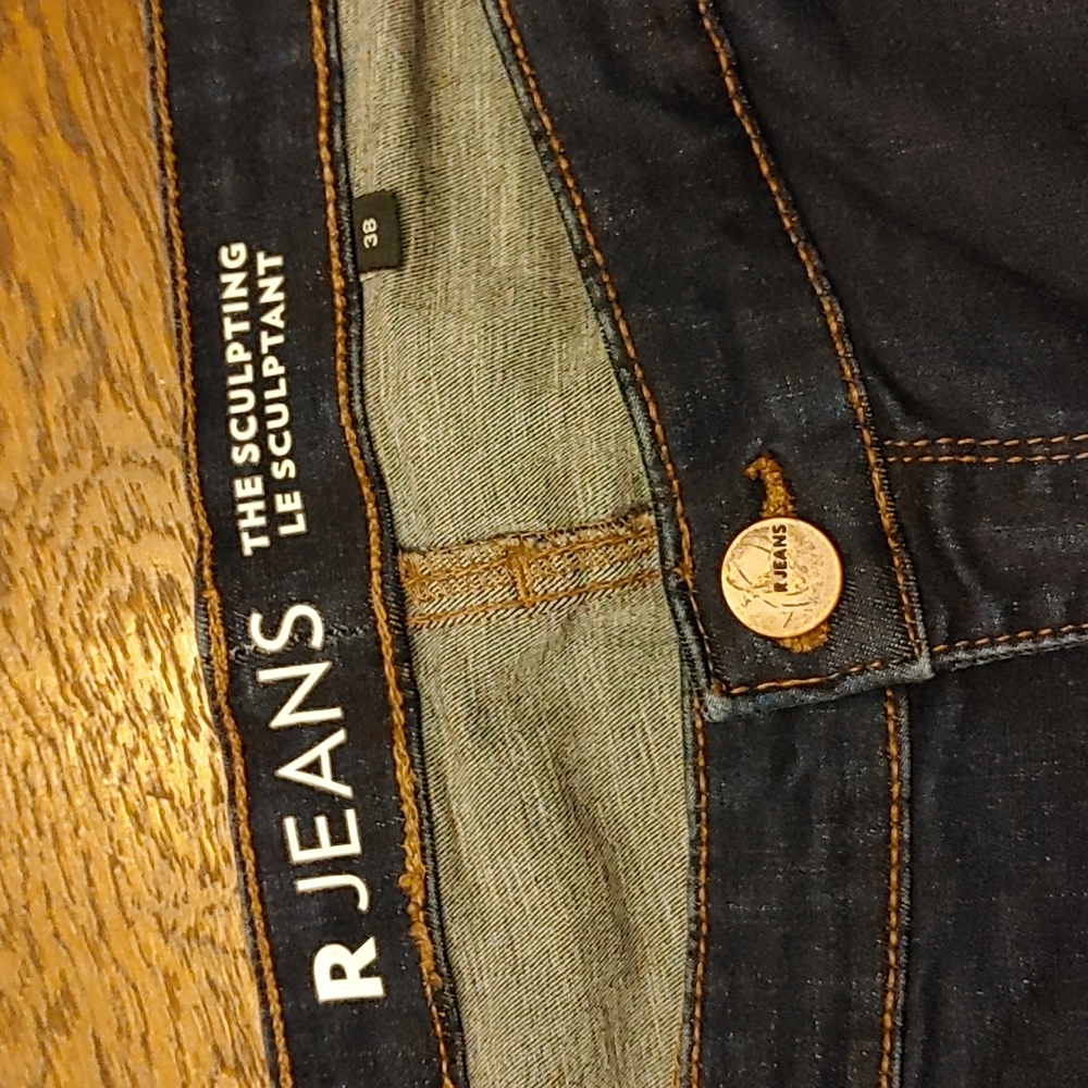 Ladies Reitman's The Sculpting Dark Wash 6 pocket Jeans Size 38